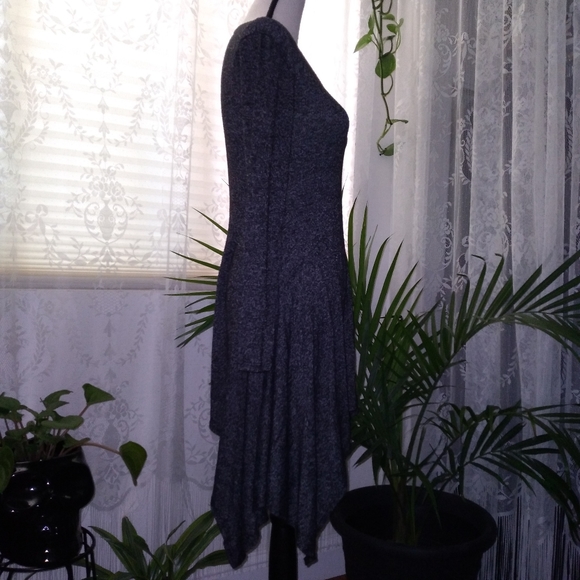 TMG New York Gray Long Sleeved Flowy Dress Size M - Picture 4 of 9